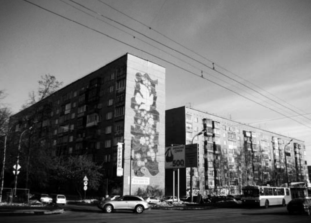 Ул. Воровского, 102. Пятиэтажный, крупнопанельный жилой дом из железобетона 1-468 серии. 1970 гг. Фото: 2011 г.